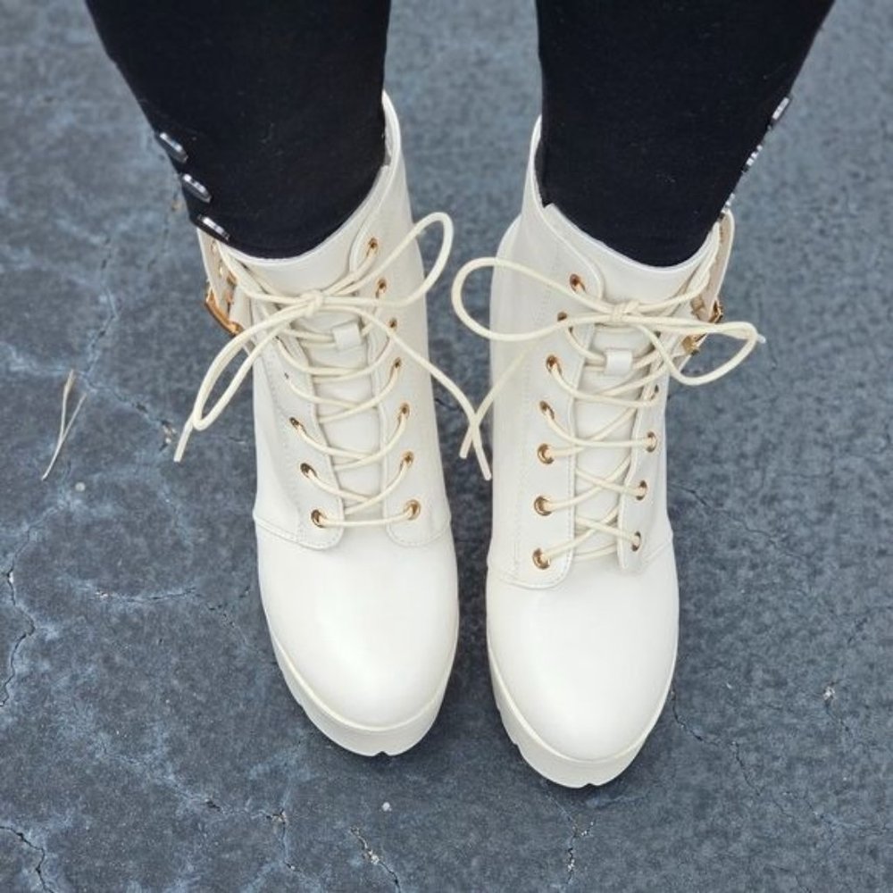 Women's Block Heel Lace Up Botties White Color - Picture 5 of 7